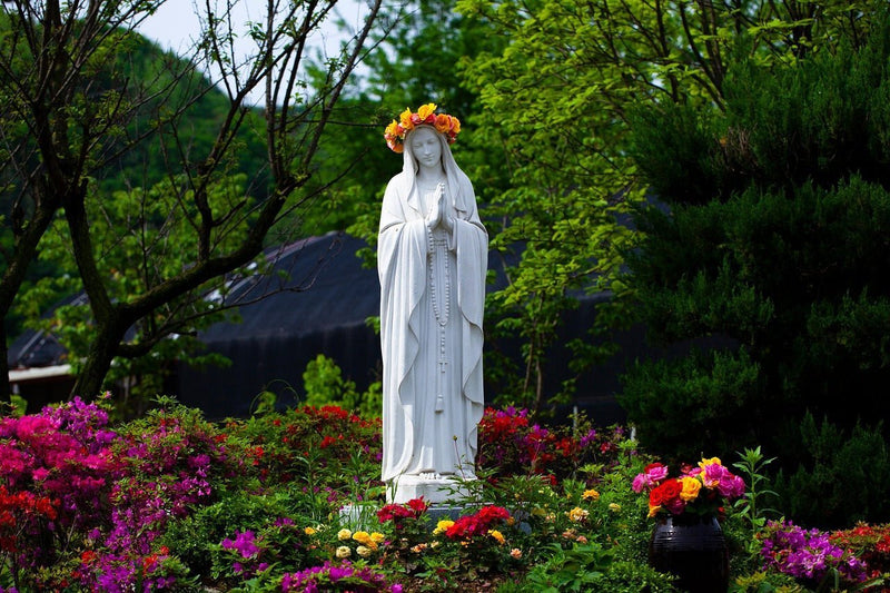 7 Marian Devotions for Kids - Into the Deep